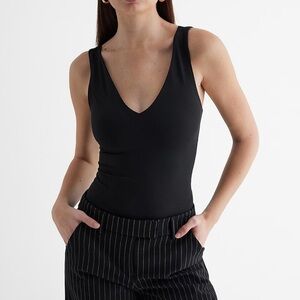 Body Contour High Compression Double V-Neck Tank Black Medium